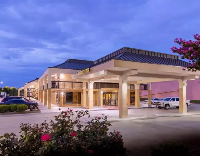 Quality Inn at Arlington Highlands