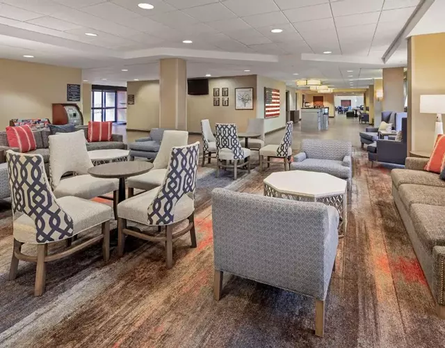 Hampton Inn & Suites Alexandria Old Town Area South