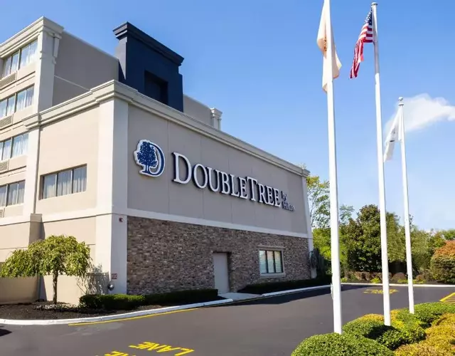 DoubleTree by Hilton Tinton Falls-Eatontown