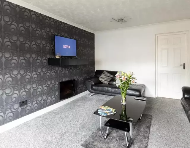 CAPRI 13 SA - 3 Bedroom House close to Loughborough University, EV car facilities, Free Parking, Free Wifi - Ask for contractor rates!