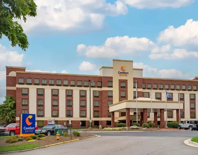 Comfort Suites Outlet Center