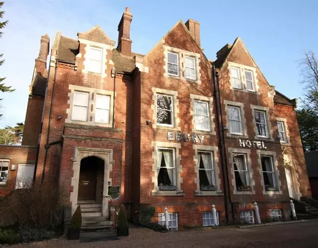 Canterbury Hotel Cottages and Apartment's