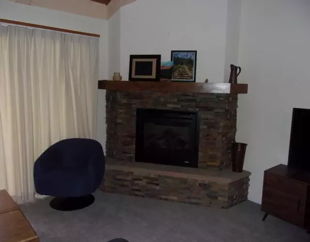 Crestwood 3312 Standard 1 Bedroom Plus Loft