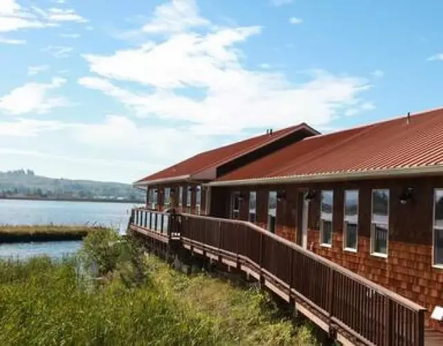 Historic Astoria Waterfront Views Vintage Vibes