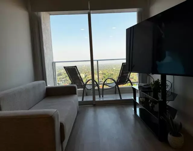 Piso 25, Lujo en Altura, Forum Molas