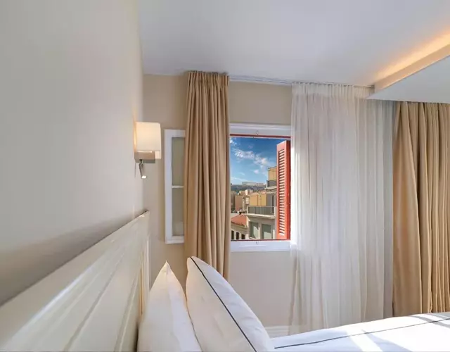 Vrachos Athens Suites