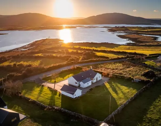 Idyllic, 5 Star Family Home with Panoramic Views, Kinvara on the Wild Atlantic Way