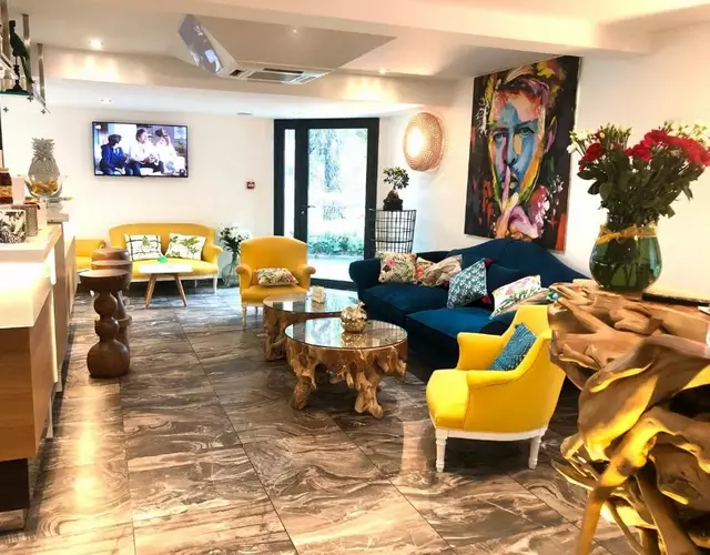 Appart' Hotel La Girafe Marseille Est - Porte d'Aubagne