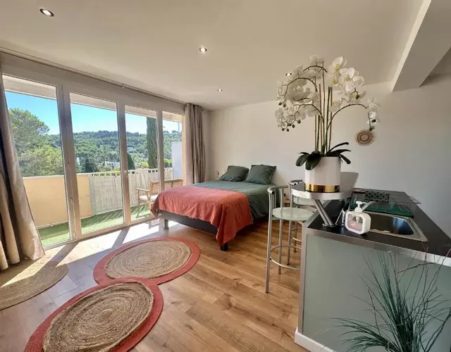 Appartement avec terrasse proche Cassis