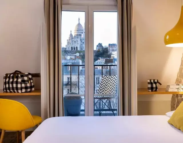 Le Regent Montmartre by Hiphophostels