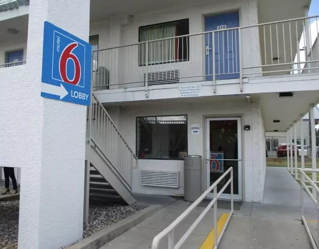 Motel 6-Austin, TX - North Central