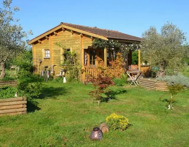chalet bois pleine campagne à Pontigny