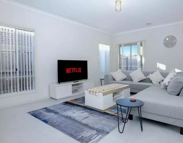 Homely Retreat-4 Minutes from Pacific Werribee Shopping Centre