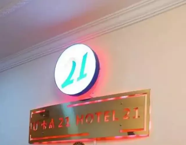 Hotel 21