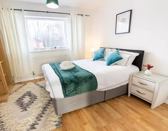 3 Bedroom house with free parking, Dalstone,Aylesbury