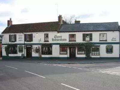 The Three Horseshoes