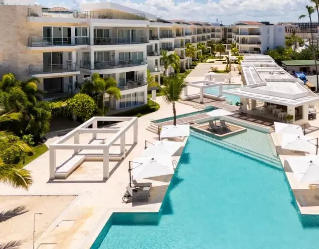 Destination Jelly / Playa Coral Condo