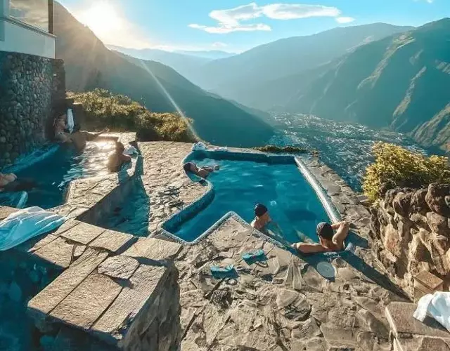Luna Volcán, Adventure SPA - formerly Luna Runtún