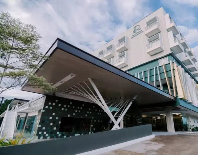 Roy's Hotel and Convention Center