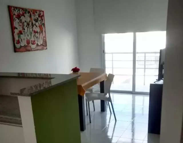 Apart 12 de Octubre 1028