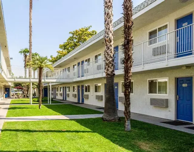 Motel 6-Bakersfield, CA - East