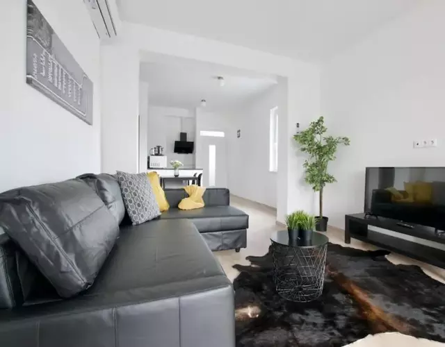 Family Apartments by Hi5 - Zamardi