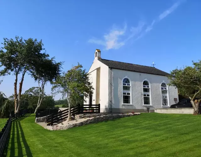 Mullarts Church -The Glenann Apartment