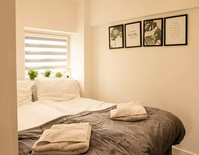 Cosy 2 Bedroom Apartment - Free Parking, Fast WiFi and Smart TV by Tejza Property