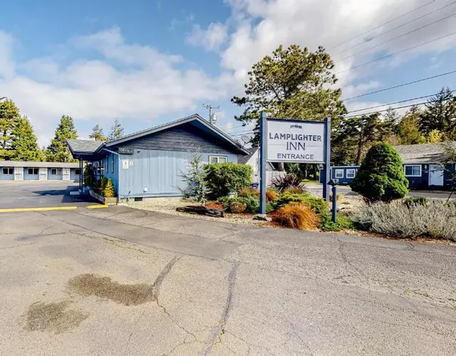 Lamplighter Inn
