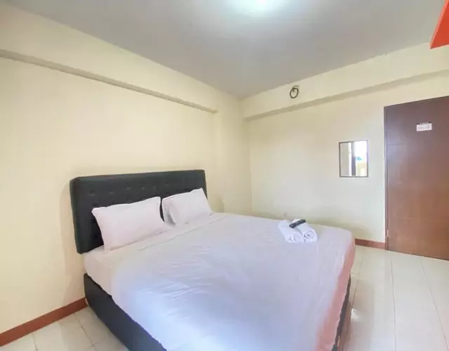 Spacious Studio Apartment at Gateway Ahmad Yani Cicadas by Travelio