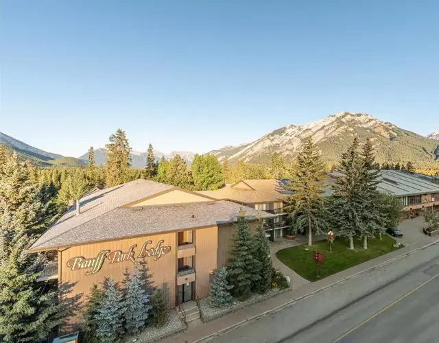 Banff Park Lodge