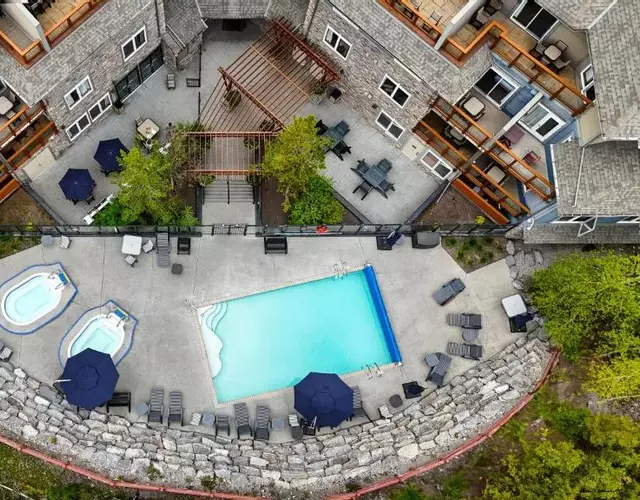 Blackstone Mountain Lodge by CLIQUE