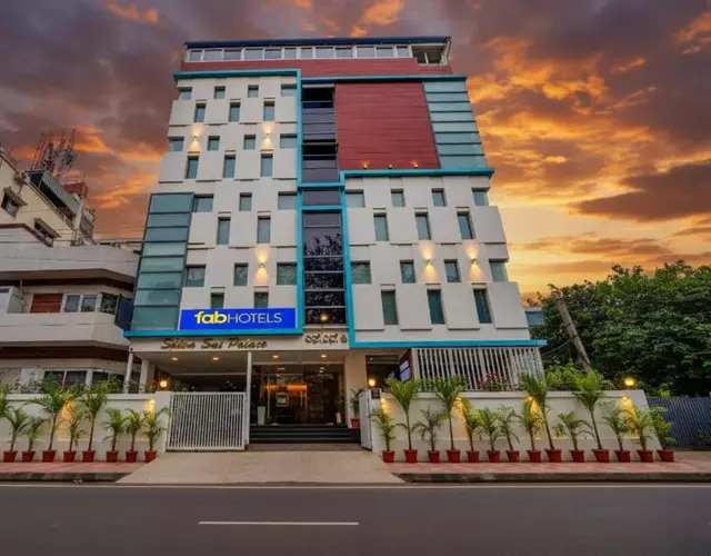 FabHotel Greenwood Xpress Inn - Nr Manipal Hospital