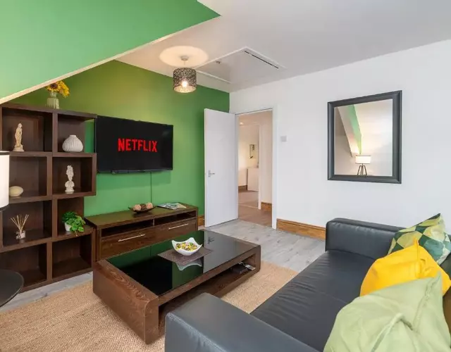 Llangefni Town Centre 3 Bed Apt & Free Parking