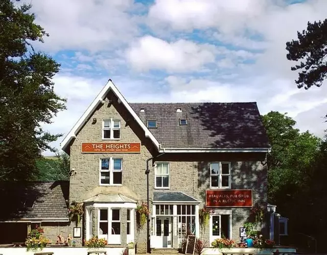 The Heights Bunkhouse