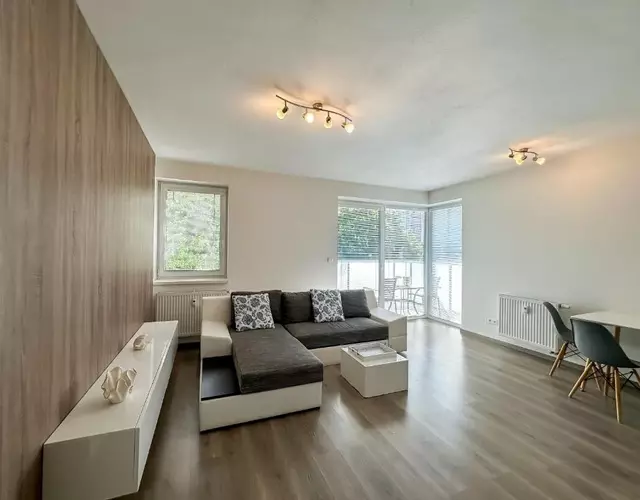 Simcity VII I Downtown 24 7 w parking and terrace