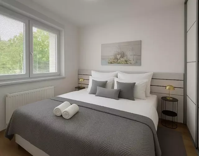 Simcity VIII l City center & garage parking 24 7 self check-in