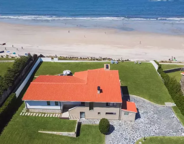 Panoramic Beachfront Villa - Direct Beach Access