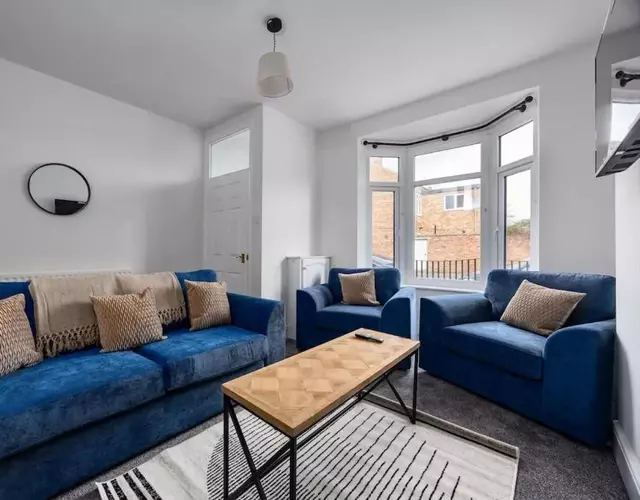 Modern & Cozy 2BR Stay in Darlington