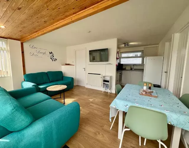 Beach Cottage 43, A stone's throw from the sea