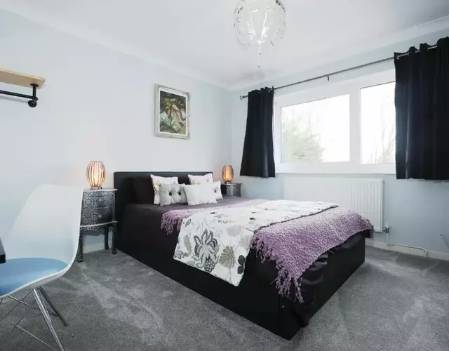 Llwyn Pia by N And N Stays Ltd, with Private Pool, Sauna and hot tub, perfect for relocation, workers or Your Ideal Getaway