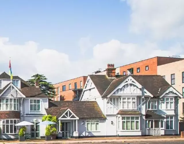 County Hotel
