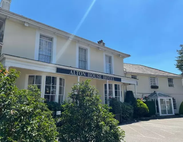 Alton House Hotel