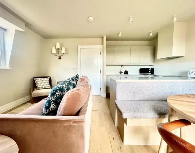 Cumberland Suites - Apartment 4 with Balcony