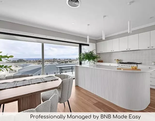 Hillgrove - Sophisticated & Refined Entertainer