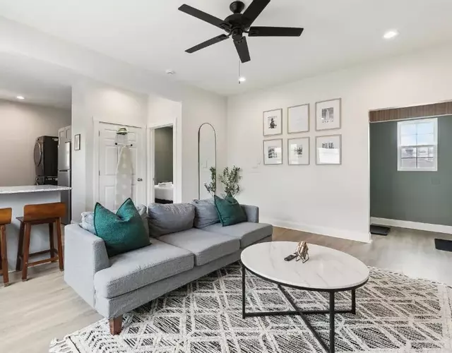 StayAE Downtown - 1BR Apartment, Second Floor