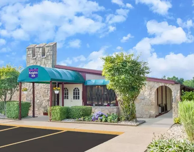 Knights Inn - Battle Creek
