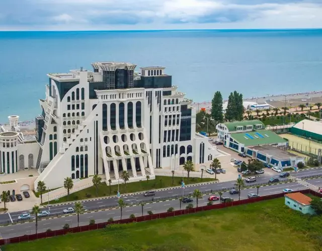 The Grand Gloria Hotel