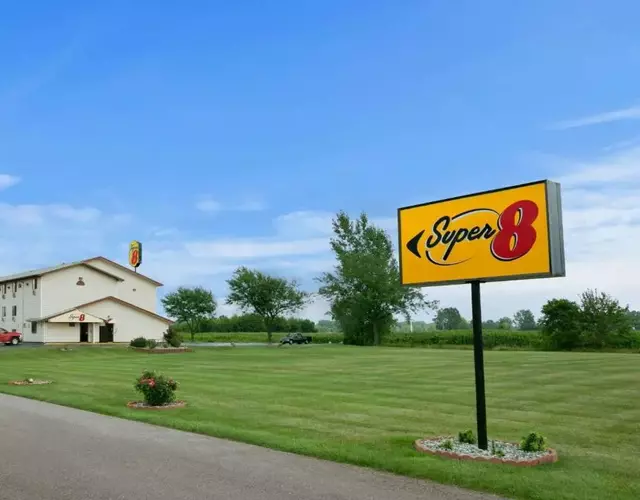 Super 8 by Wyndham Saginaw