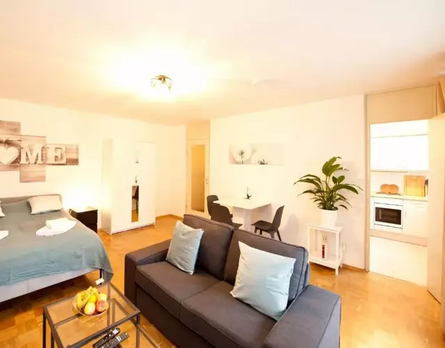 Studio Apartment - zentral mit Parkplatz - Balkon